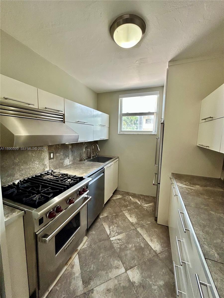 LINCOLN TOWERS CONDO - Residential