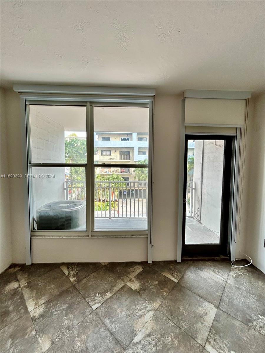 LINCOLN TOWERS CONDO - Residential