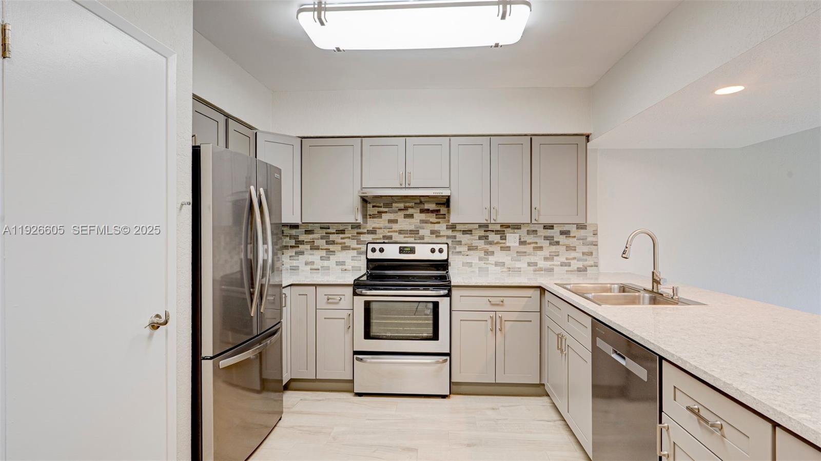 RIO NUEVO ISLE - Residential Lease