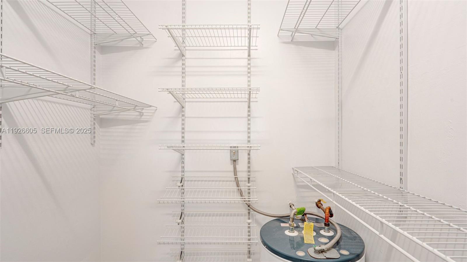 RIO NUEVO ISLE - Residential Lease