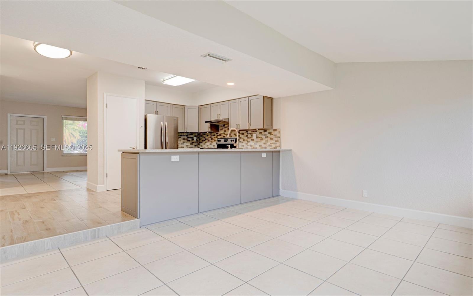 RIO NUEVO ISLE - Residential Lease