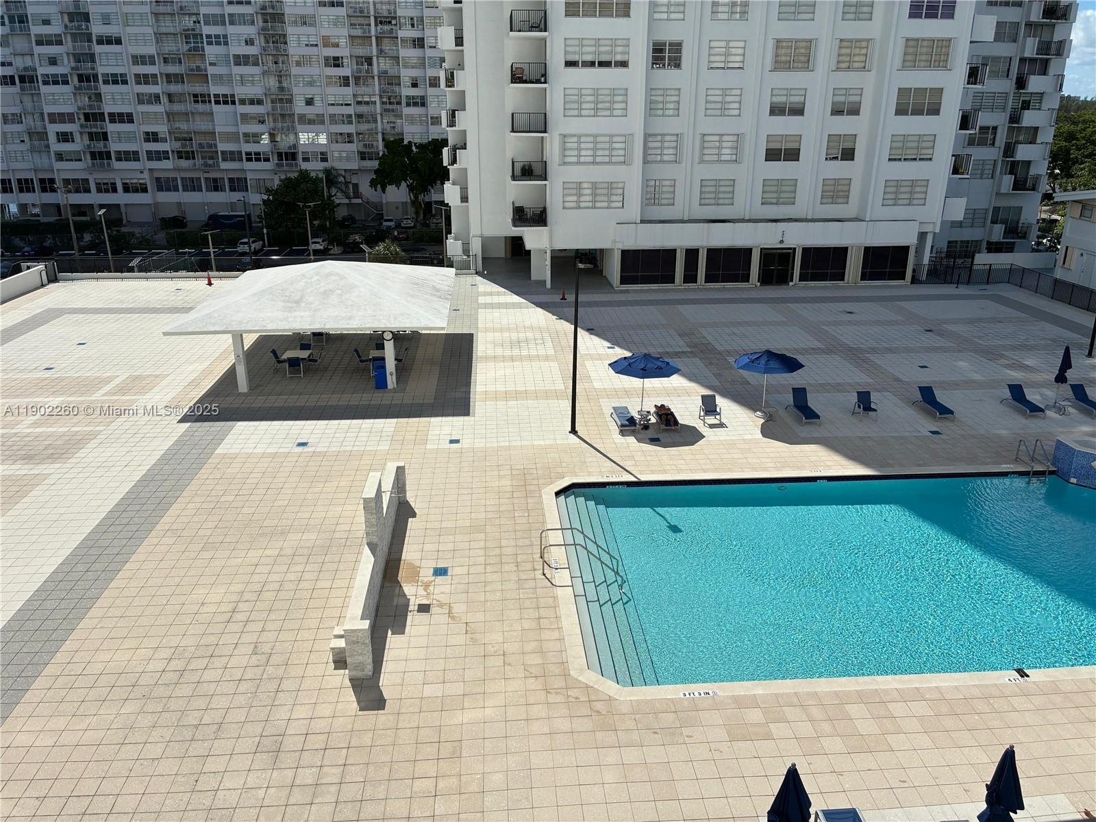 COMMODORE PLAZA CONDO - Residential