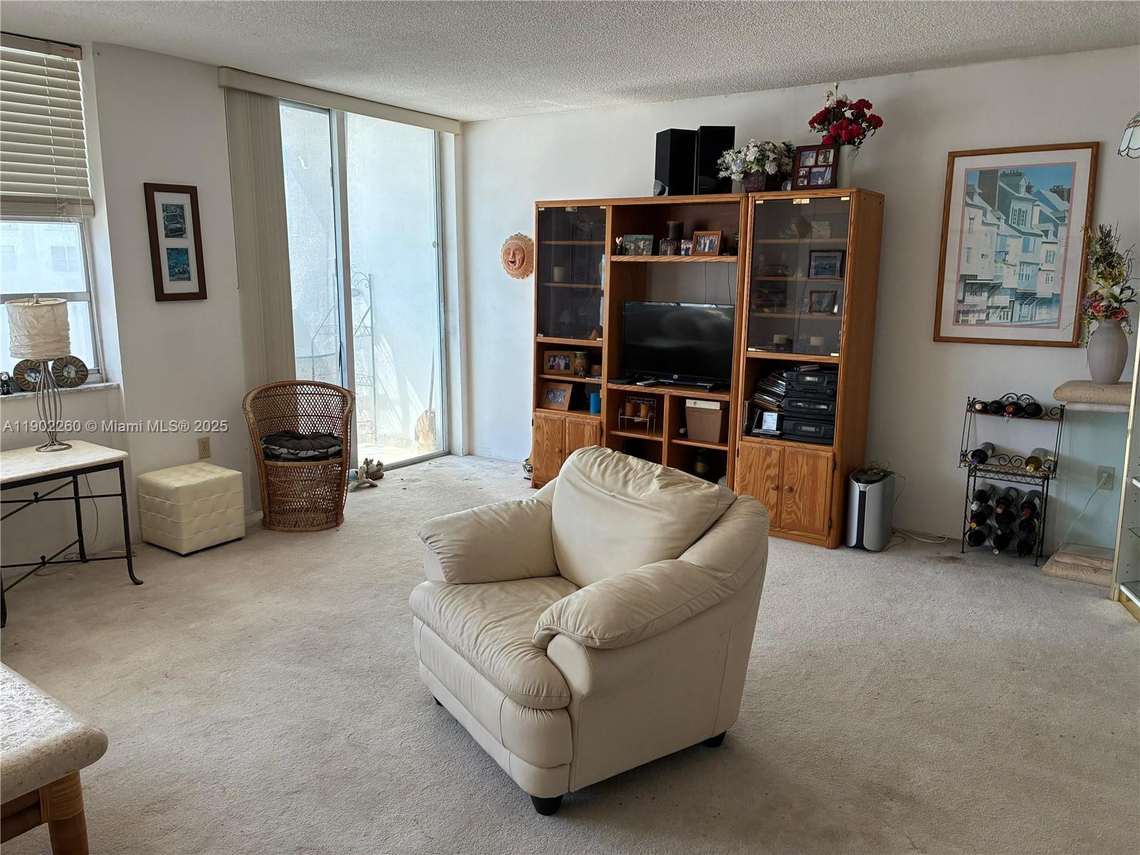 COMMODORE PLAZA CONDO - Residential