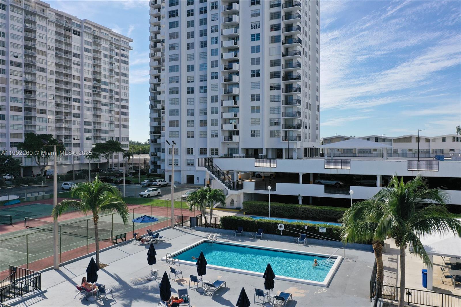 COMMODORE PLAZA CONDO - Residential