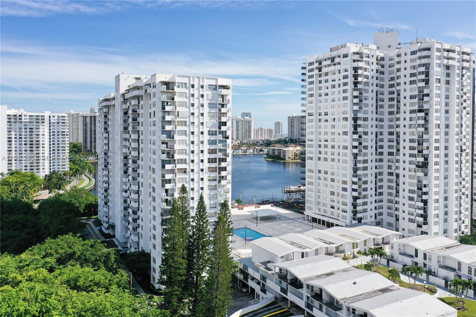 COMMODORE PLAZA CONDO - Residential
