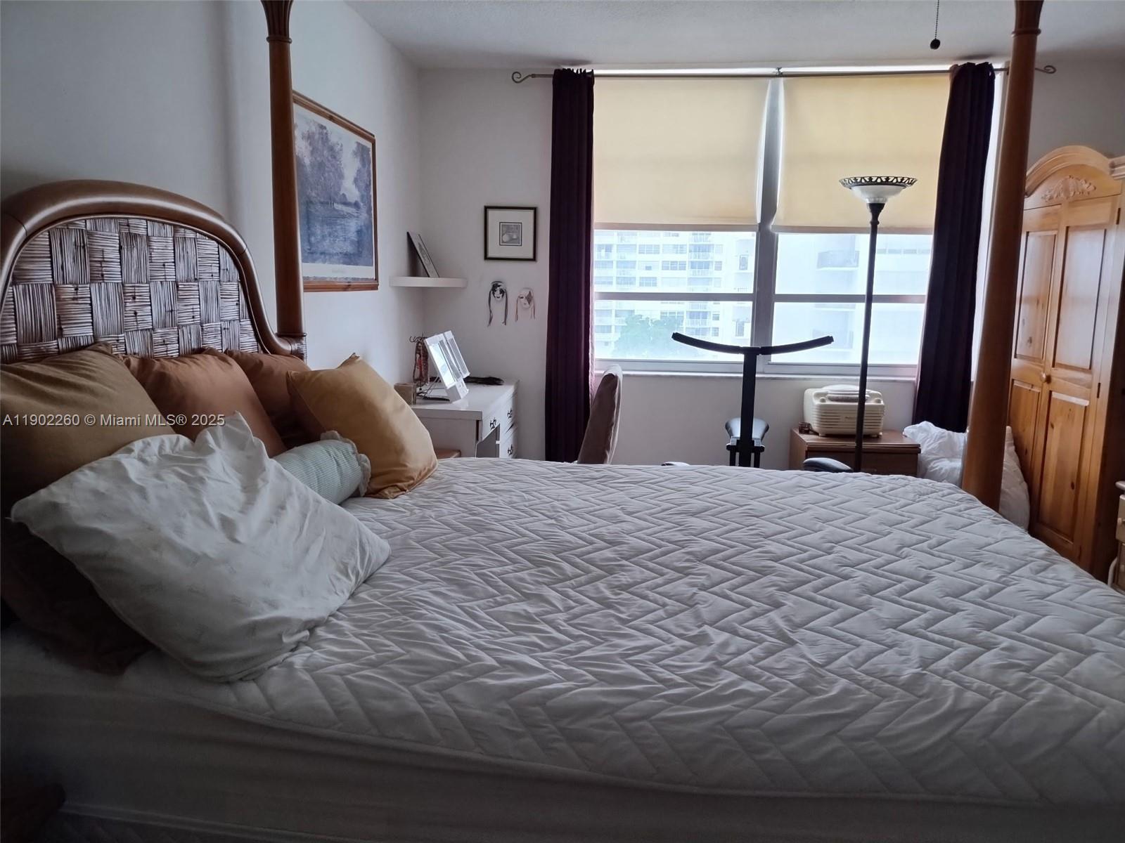 COMMODORE PLAZA CONDO - Residential