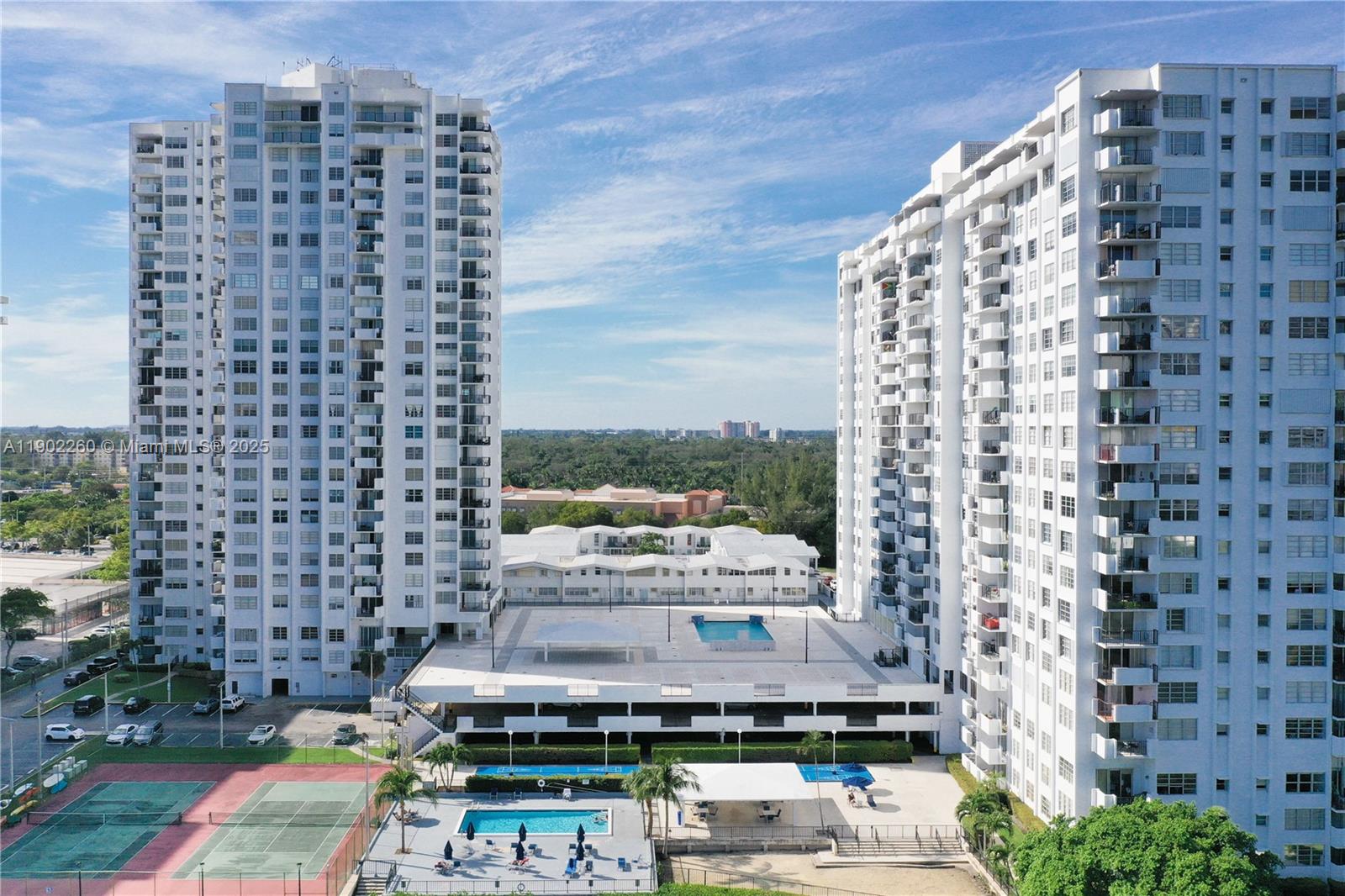 COMMODORE PLAZA CONDO - Residential