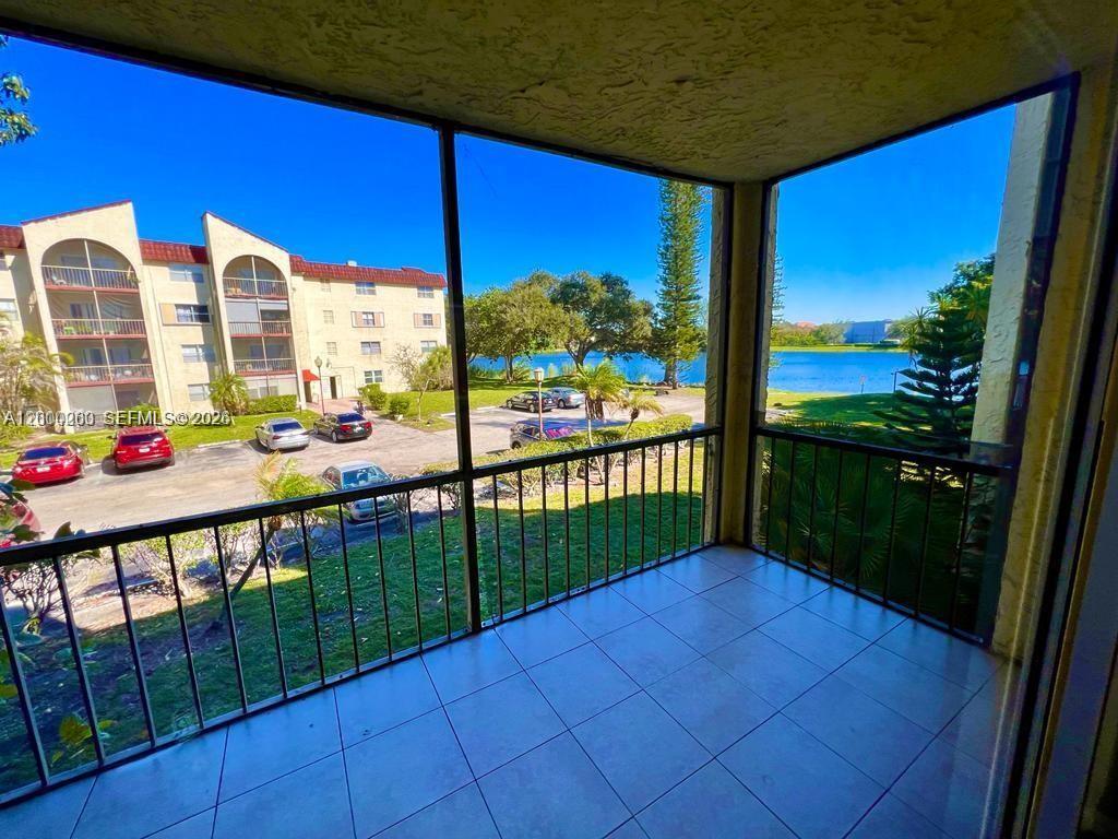 GARDEN LAKES OF INVERRARY - Residential