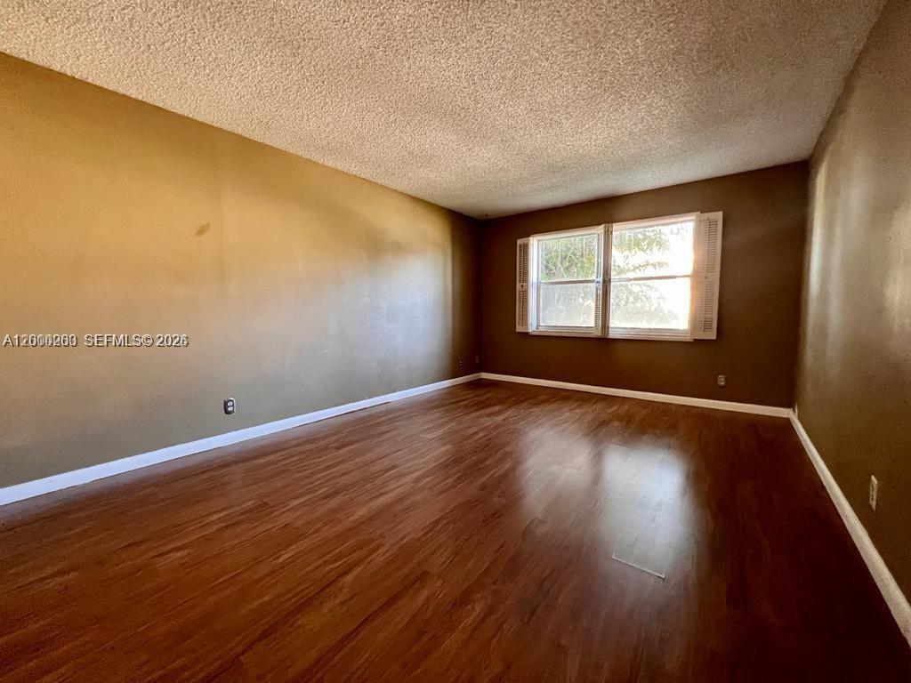 GARDEN LAKES OF INVERRARY - Residential