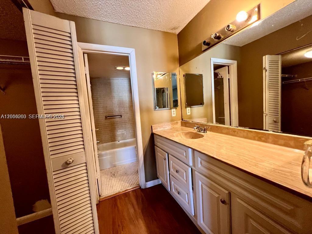 GARDEN LAKES OF INVERRARY - Residential