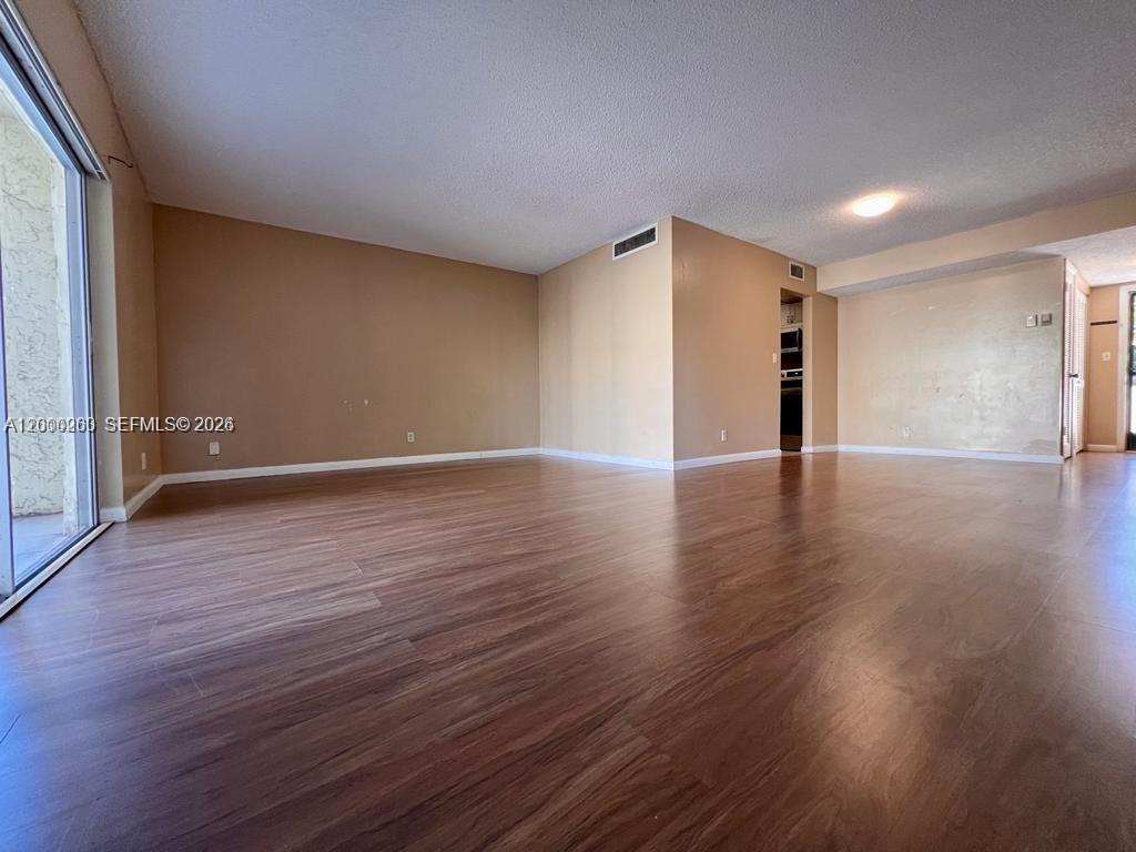 GARDEN LAKES OF INVERRARY - Residential