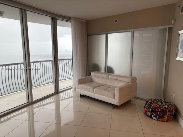 1750 N Bayshore Dr 5501