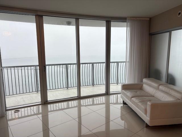 1750 N Bayshore Dr 5501