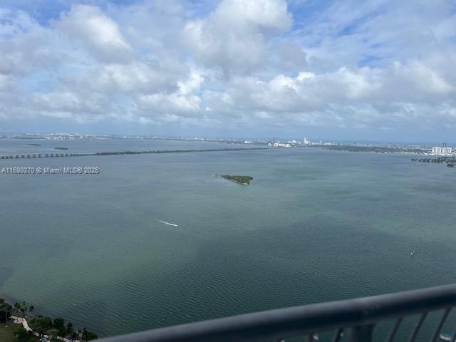 PENTHOUSE 5501 offer the best water views from this tower. You have a complete unobstructed views of South Beach, Venetian and cruise ships. The Opera Tower has a great gym, mini Market, 24/7 valet and security. You have the beautiful Margaret Pace Park across the street, the Adrianne Arsht Center of Performing Arts, Perez Art and Frost Museum of Science. Walking distance to Midtown, Wynwood and the Design District and plenty of restaurants in the area.
Fast cable and internet included
Drastic price reduction for a quick sale