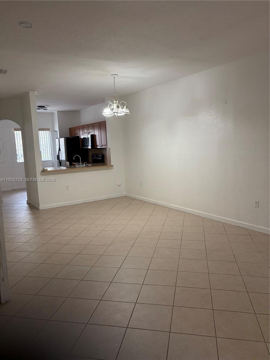 WOODLAND VILLAS 1ST ADD - Residential Lease