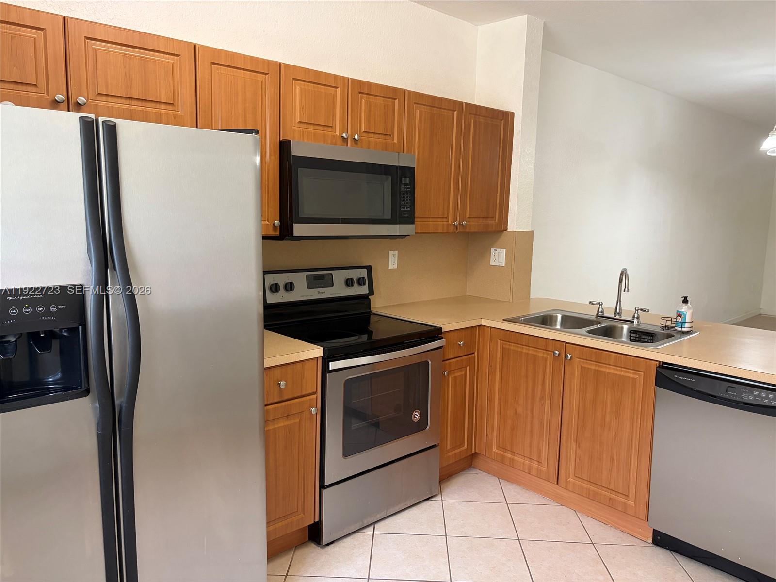 WOODLAND VILLAS 1ST ADD - Residential Lease