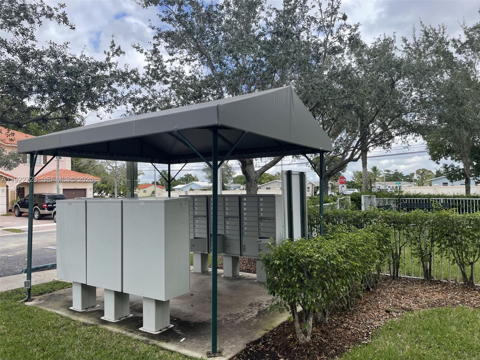 WOODLAND VILLAS 1ST ADD - Residential Lease