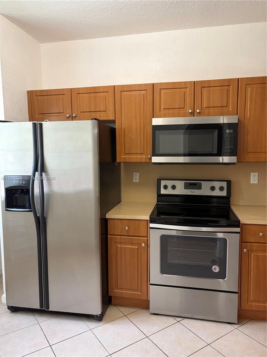 WOODLAND VILLAS 1ST ADD - Residential Lease