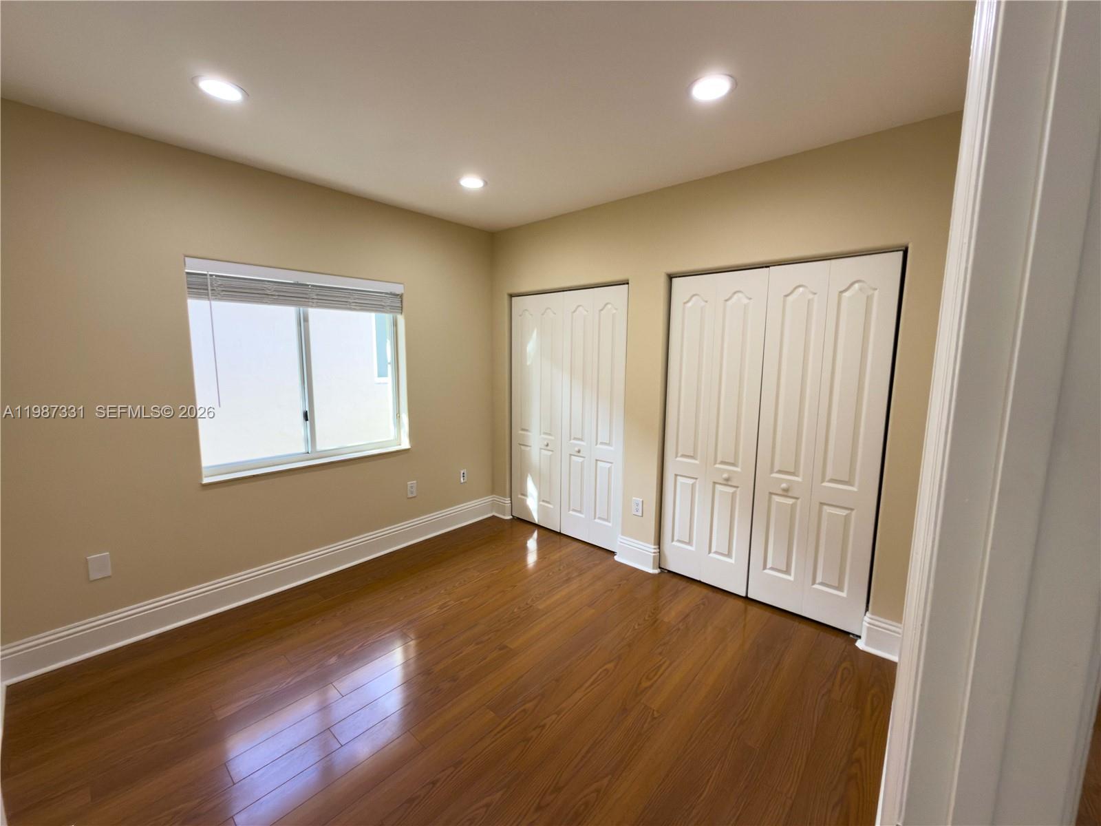 INDIANA VILLAS CONDO - Residential Lease