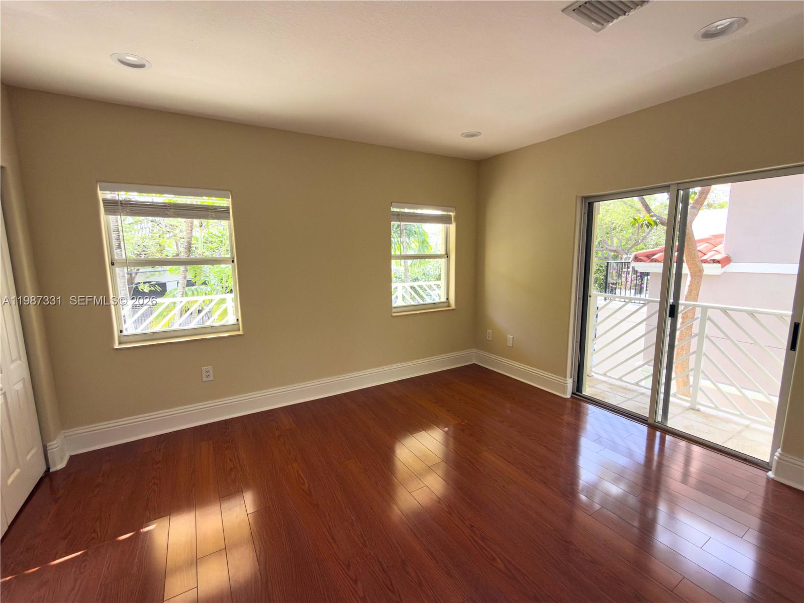 INDIANA VILLAS CONDO - Residential Lease