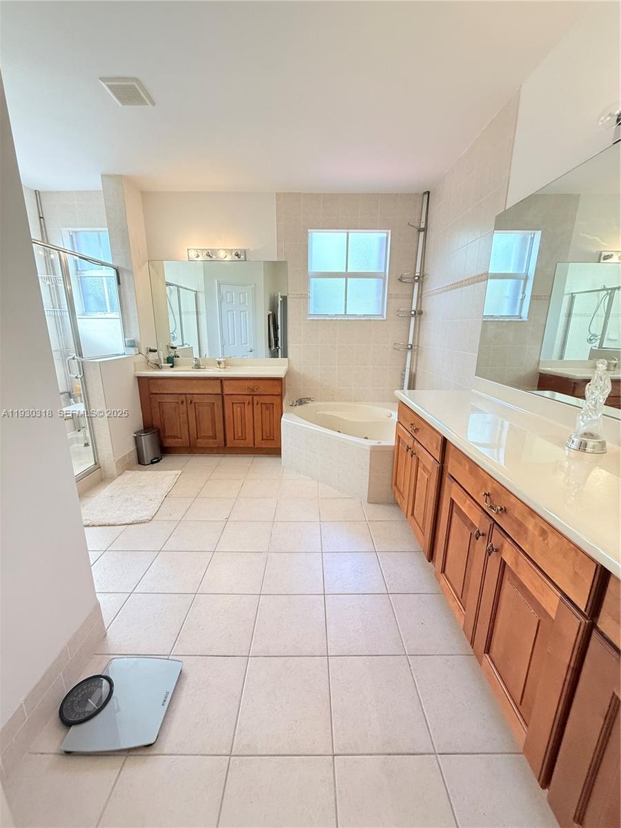 CENTURY GARDENS VILLAS - Residential