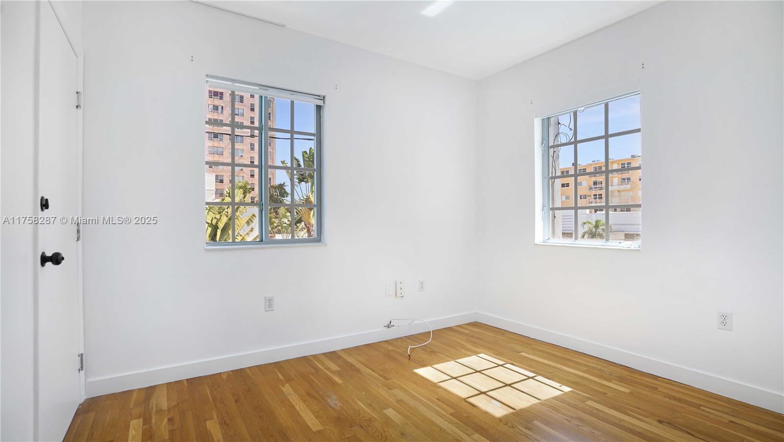 WHISPER CONDO - Residential