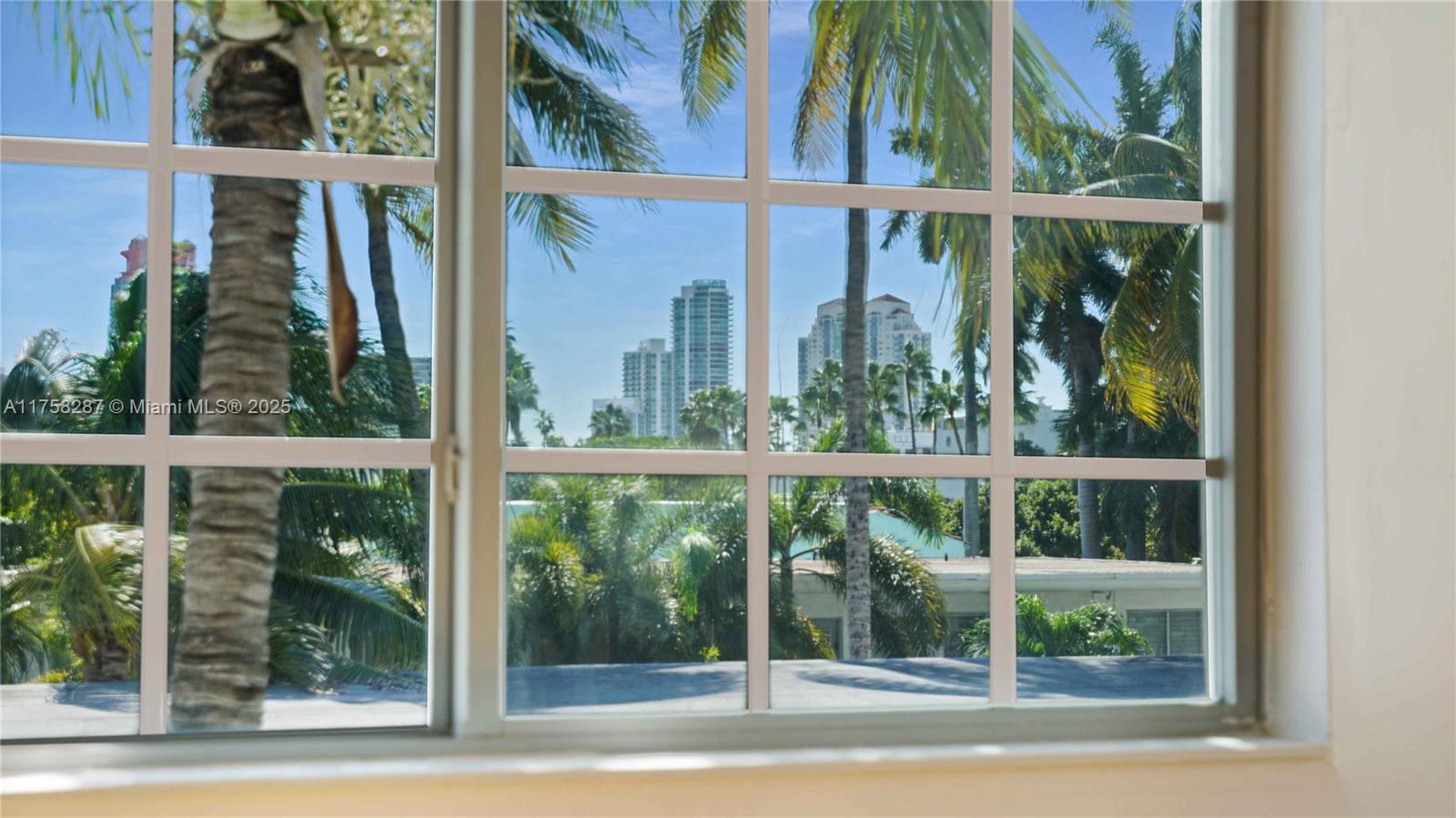 WHISPER CONDO - Residential