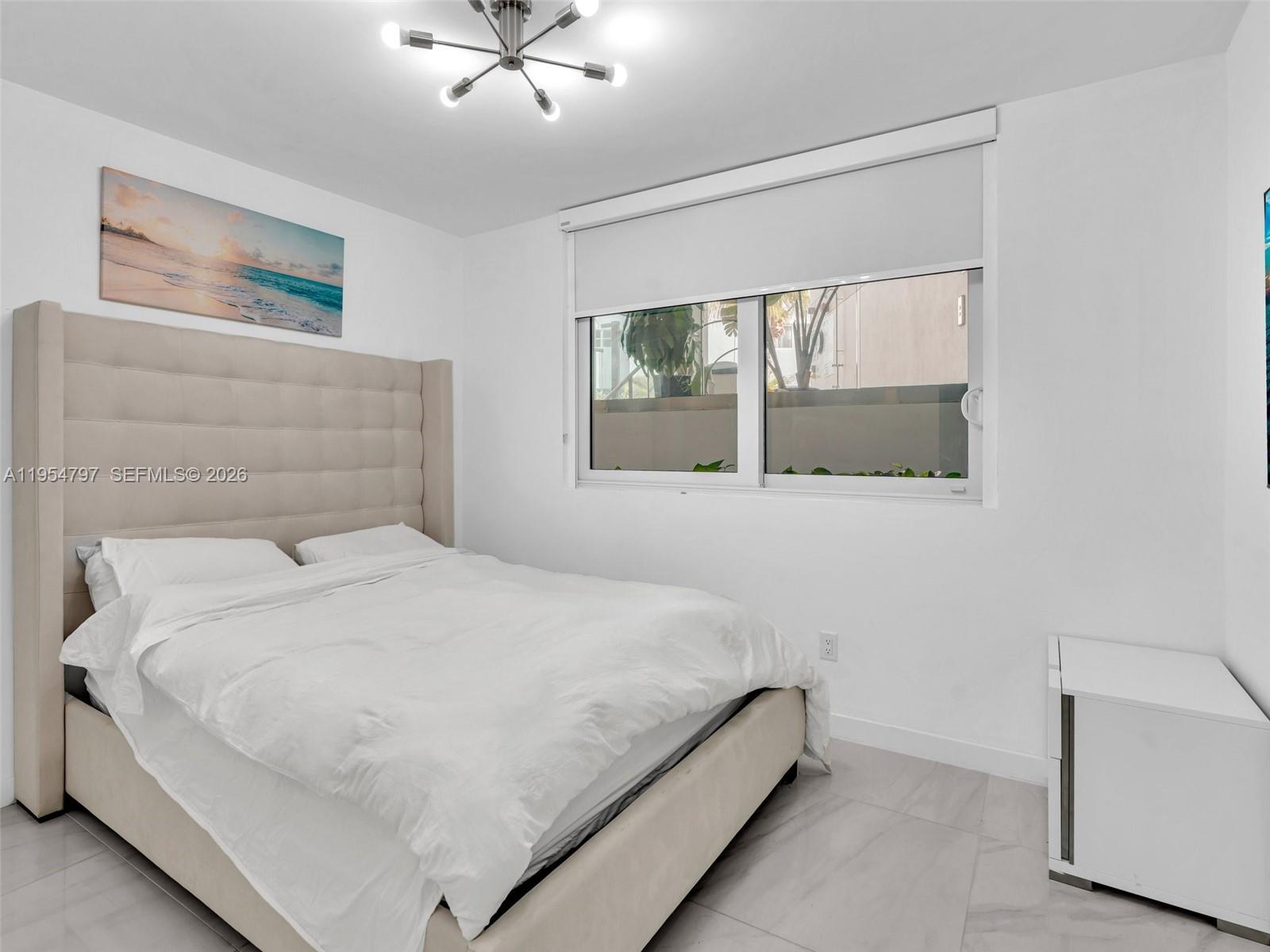 BAY HARBOUR ISLAND - Residential