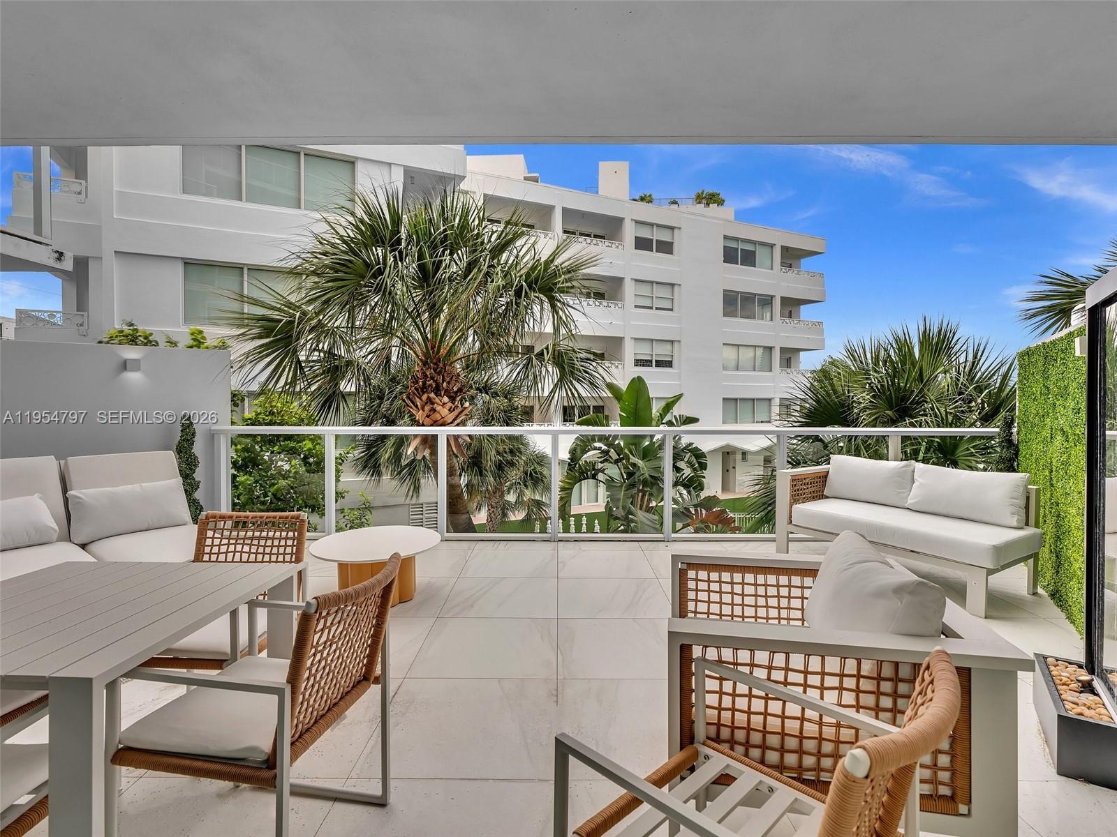 BAY HARBOUR ISLAND - Residential