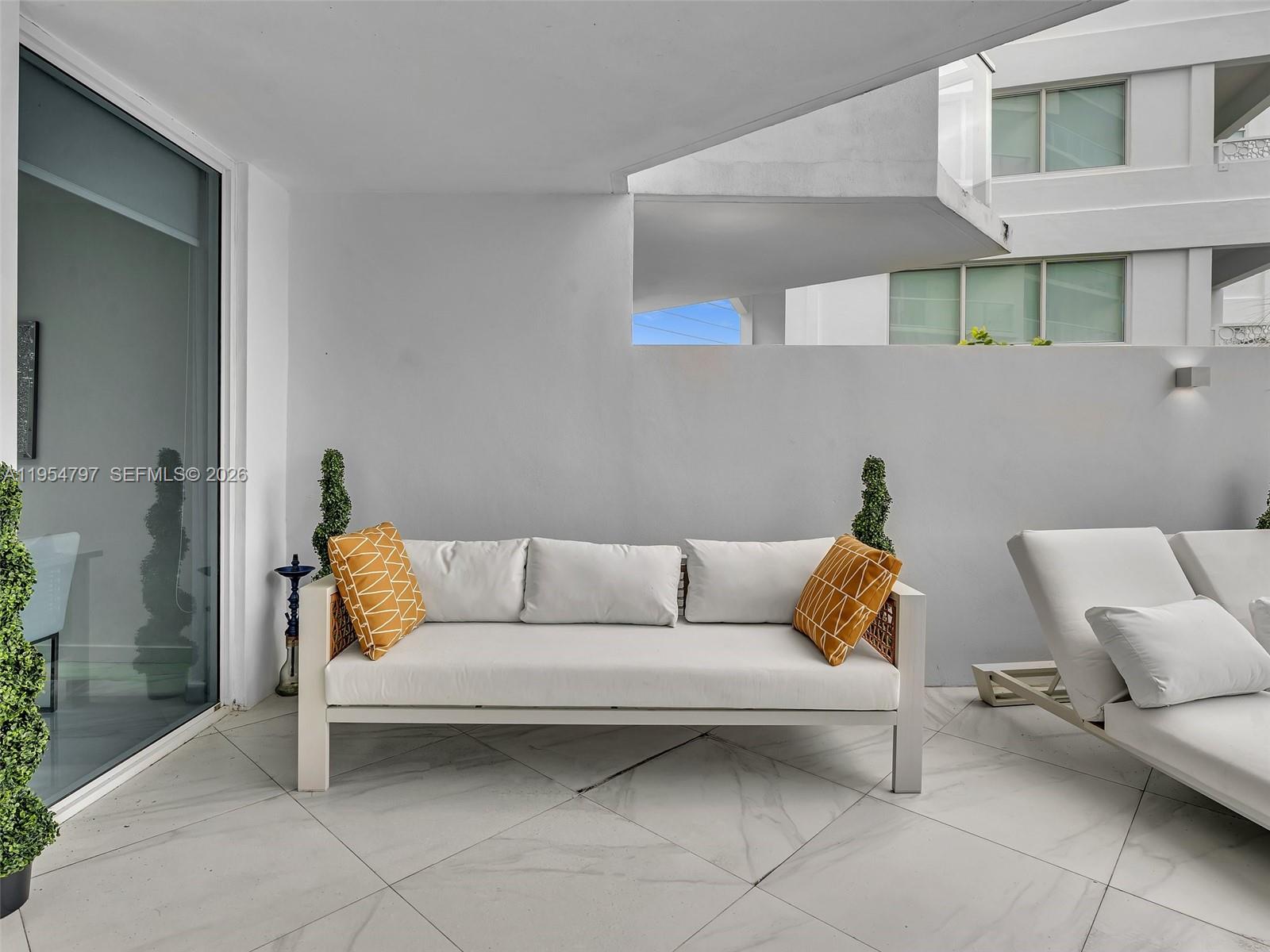 BAY HARBOUR ISLAND - Residential