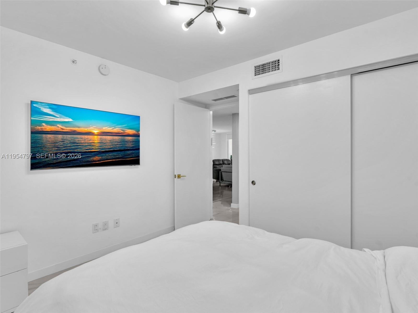 BAY HARBOUR ISLAND - Residential