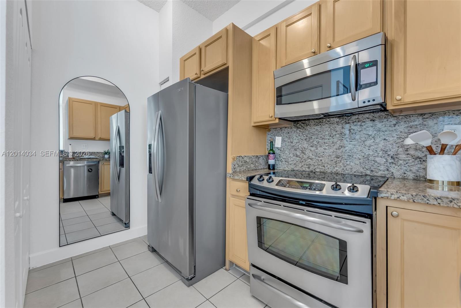 VALENCIA CONDO - Residential