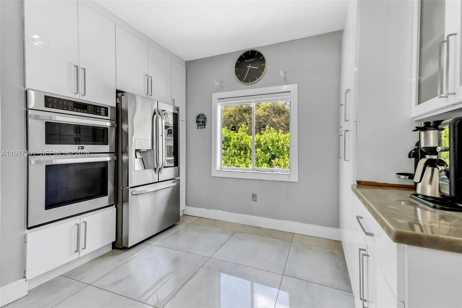 TWIN LAKE SHORES CENTRAL - Residential