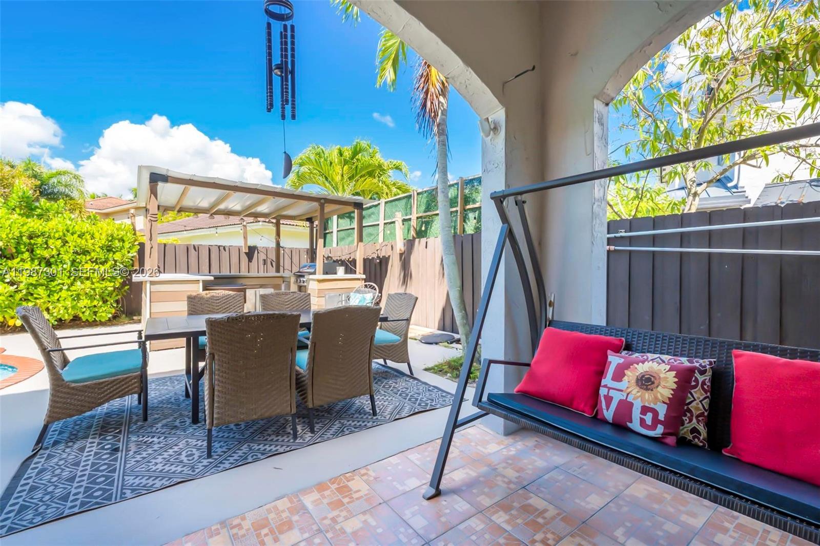 TWIN LAKE SHORES CENTRAL - Residential