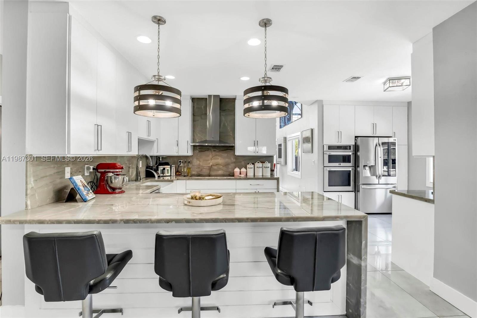 TWIN LAKE SHORES CENTRAL - Residential