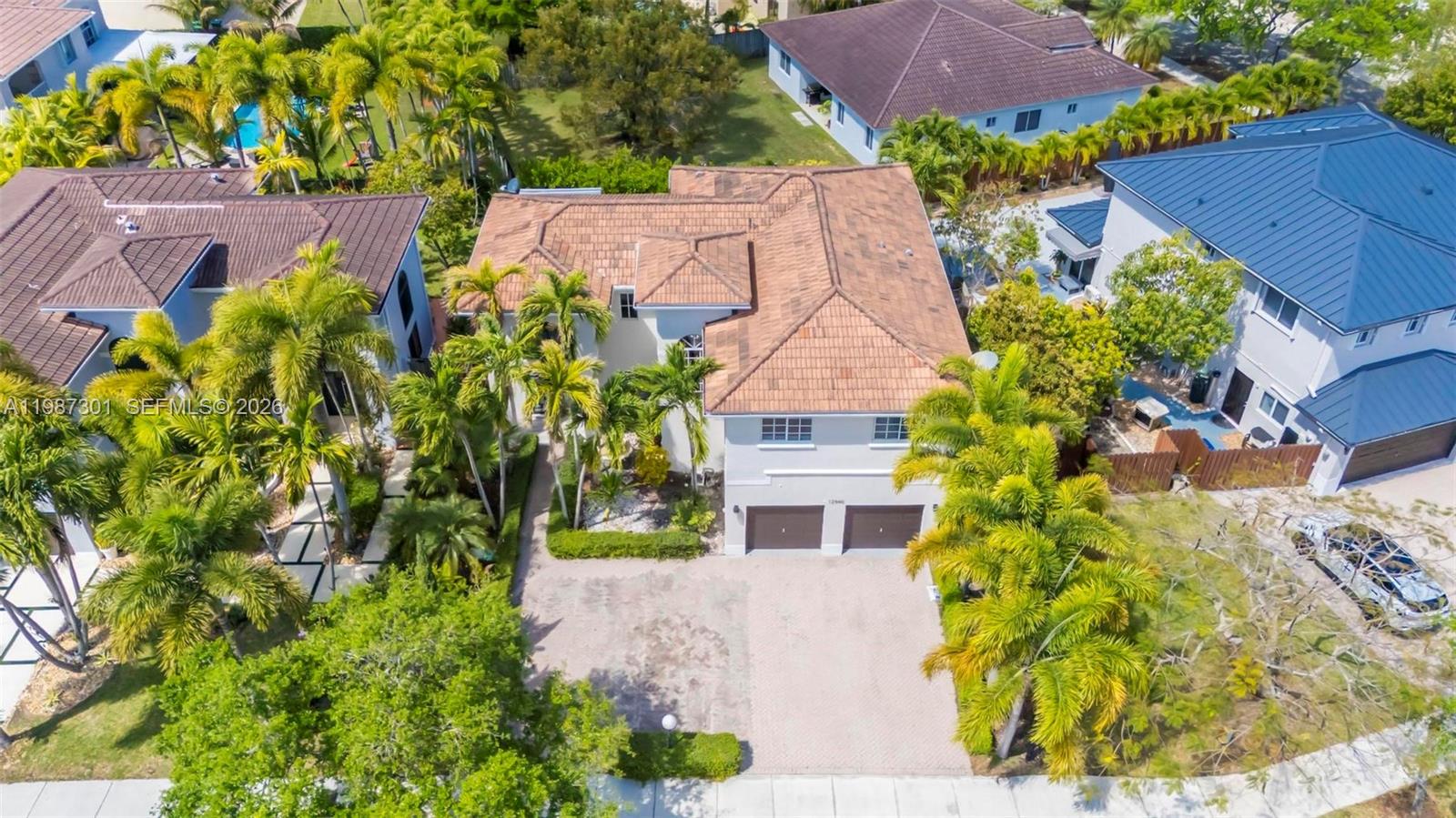 TWIN LAKE SHORES CENTRAL - Residential