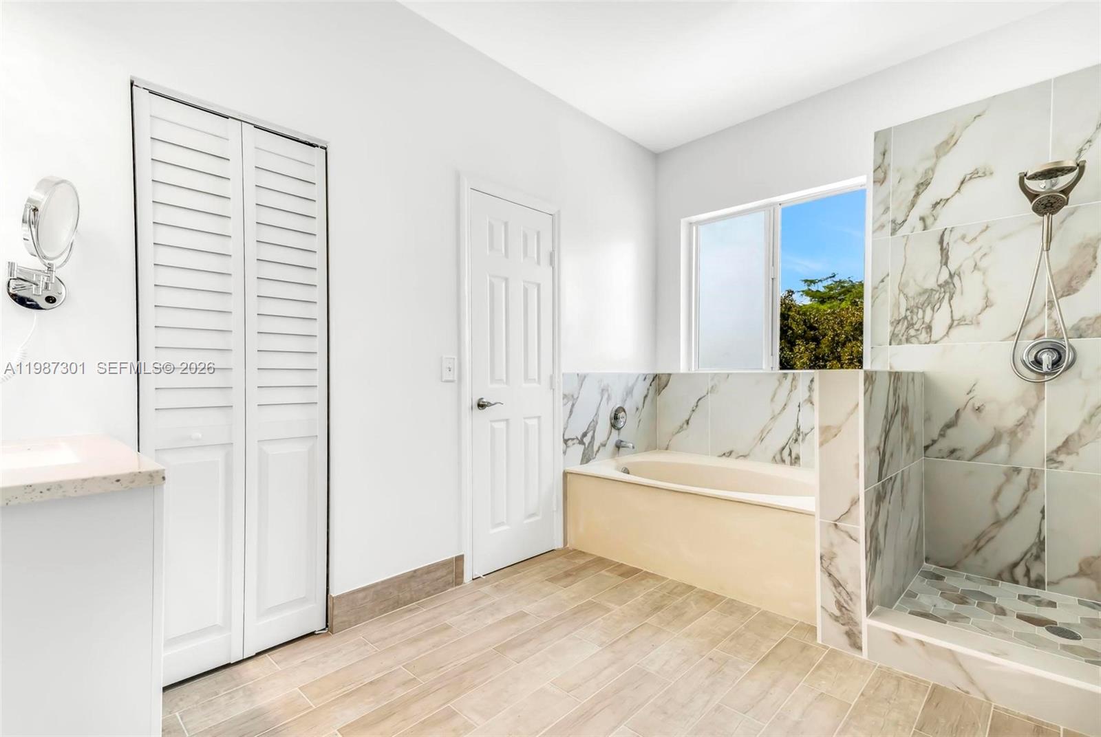 TWIN LAKE SHORES CENTRAL - Residential