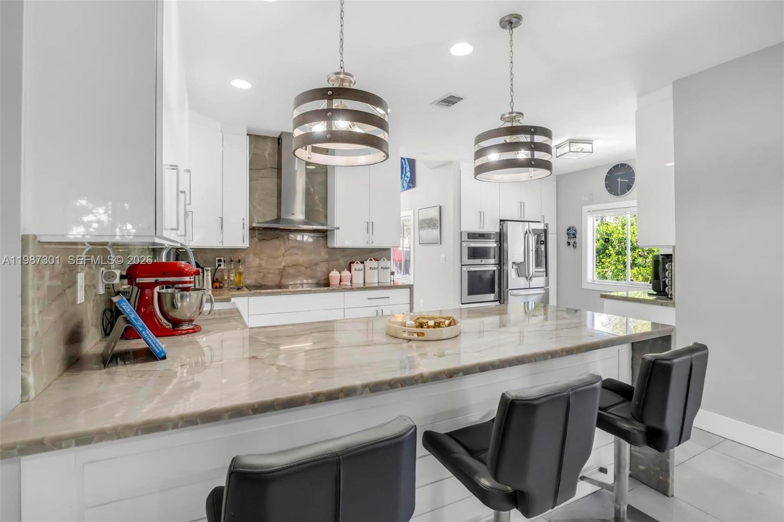 TWIN LAKE SHORES CENTRAL - Residential