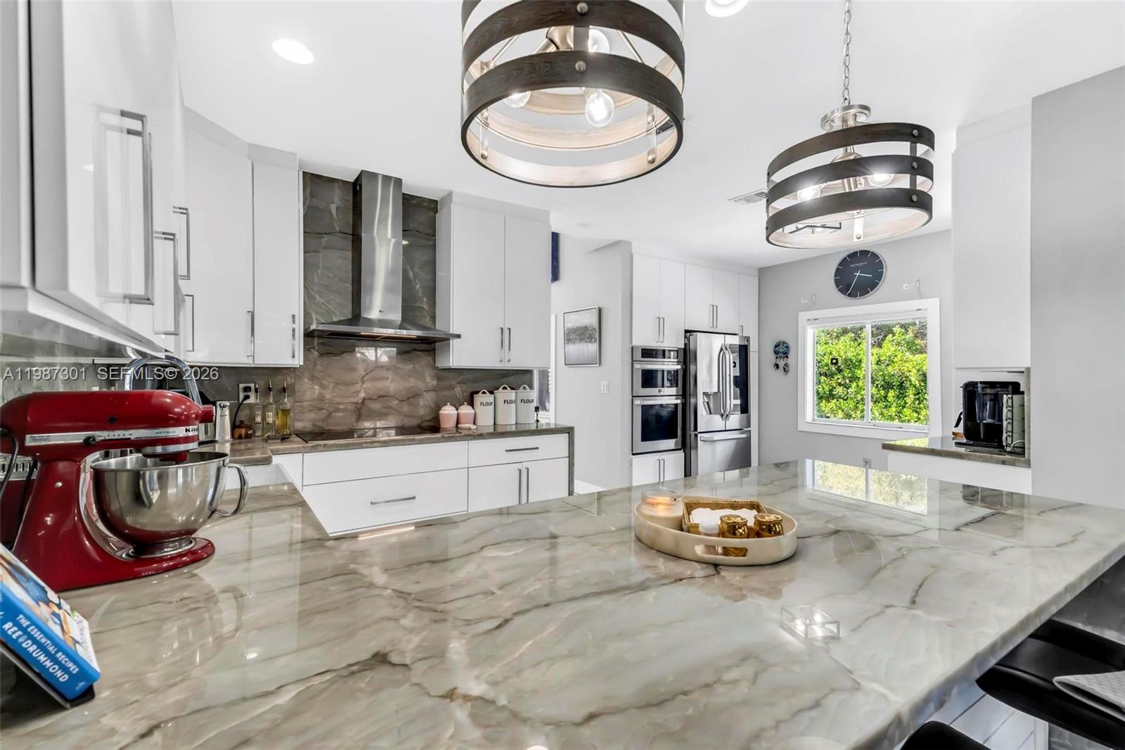 TWIN LAKE SHORES CENTRAL - Residential