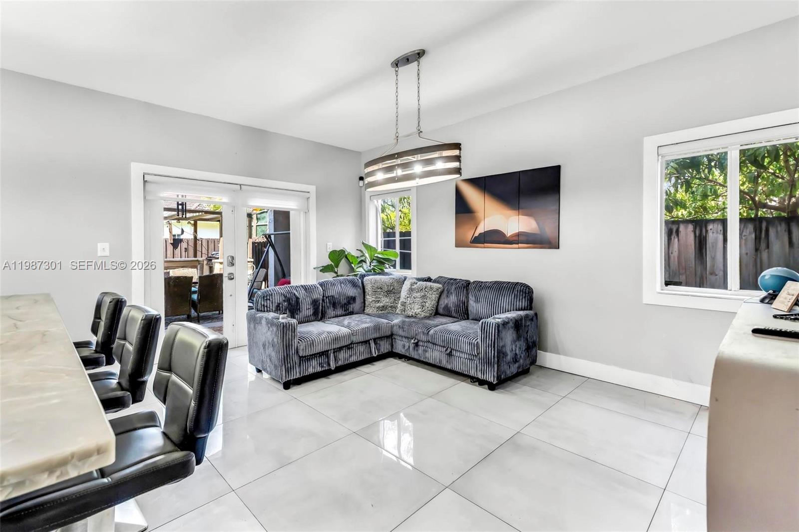 TWIN LAKE SHORES CENTRAL - Residential