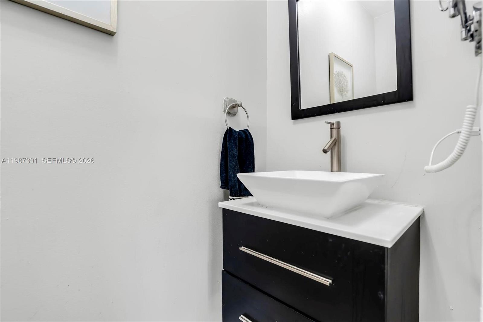 TWIN LAKE SHORES CENTRAL - Residential