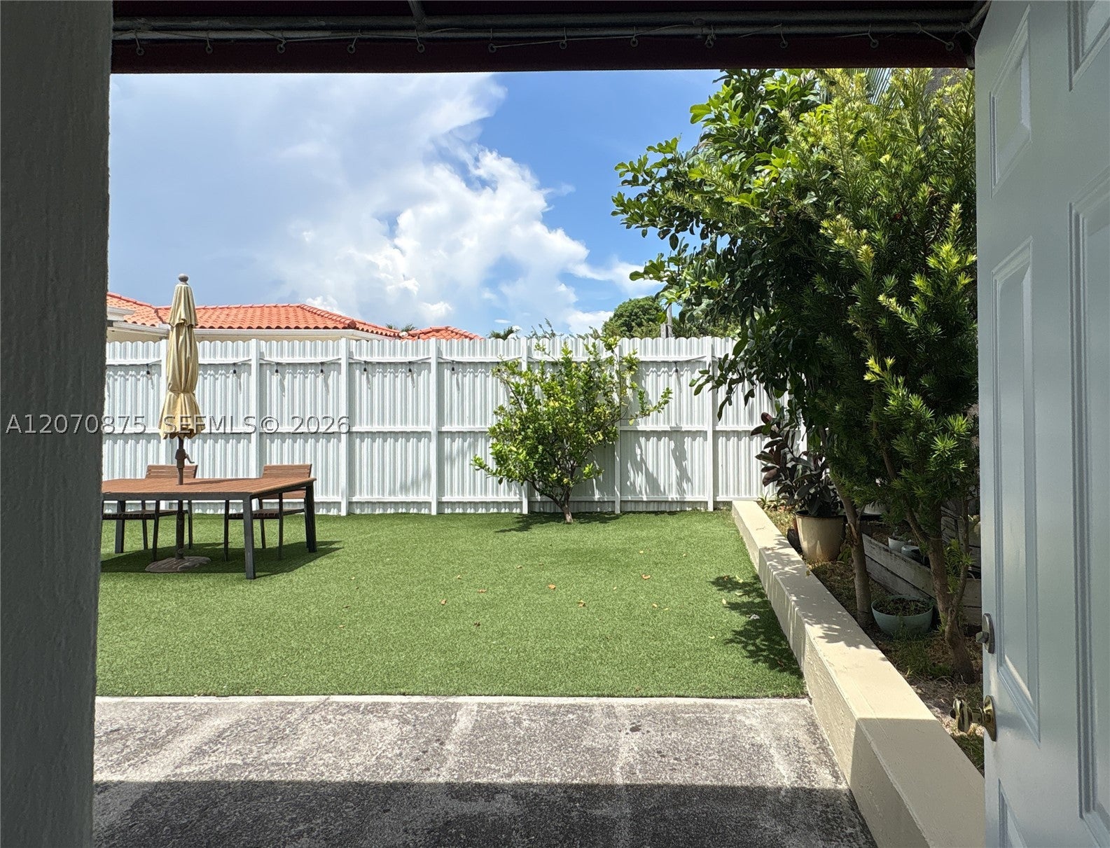4349 Sheridan Ave 11