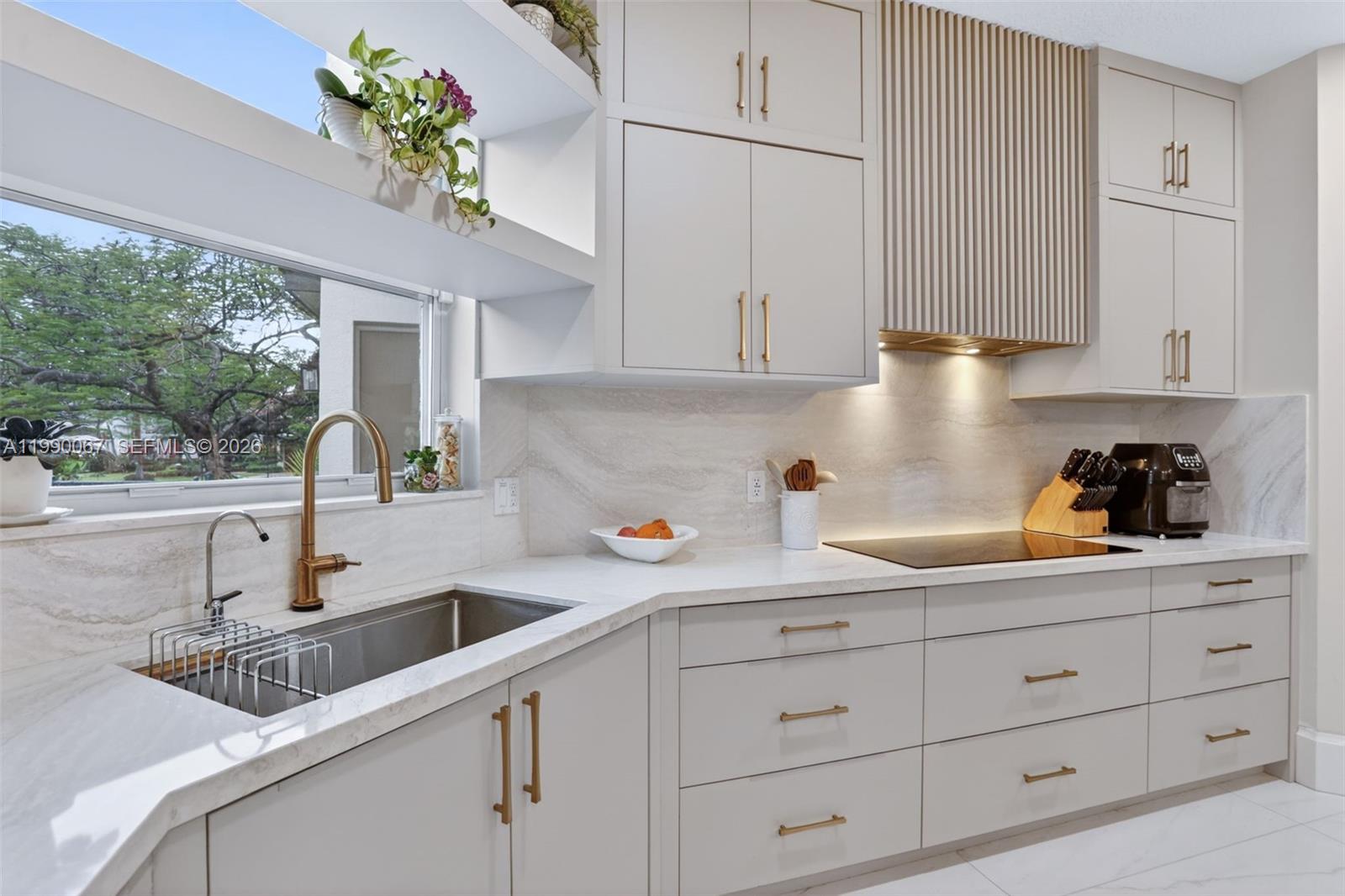 KENSINGTON - Residential