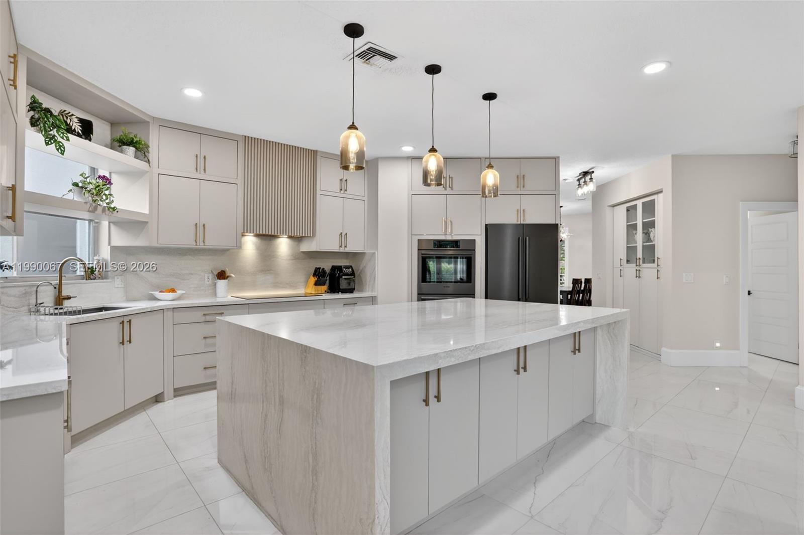 KENSINGTON - Residential