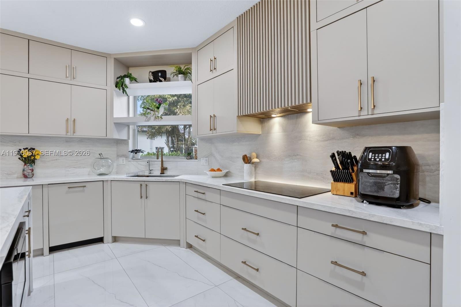 KENSINGTON - Residential