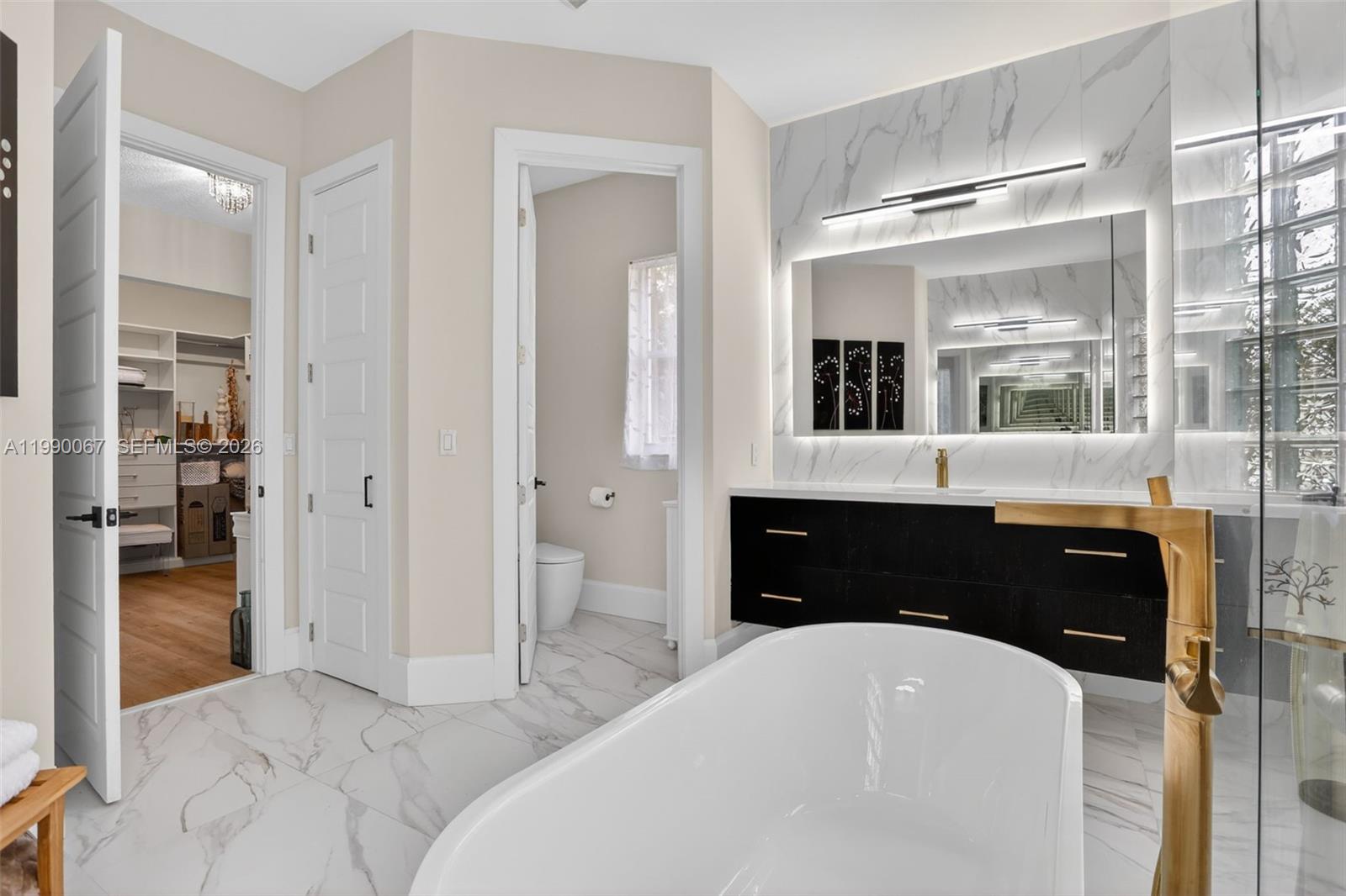 KENSINGTON - Residential