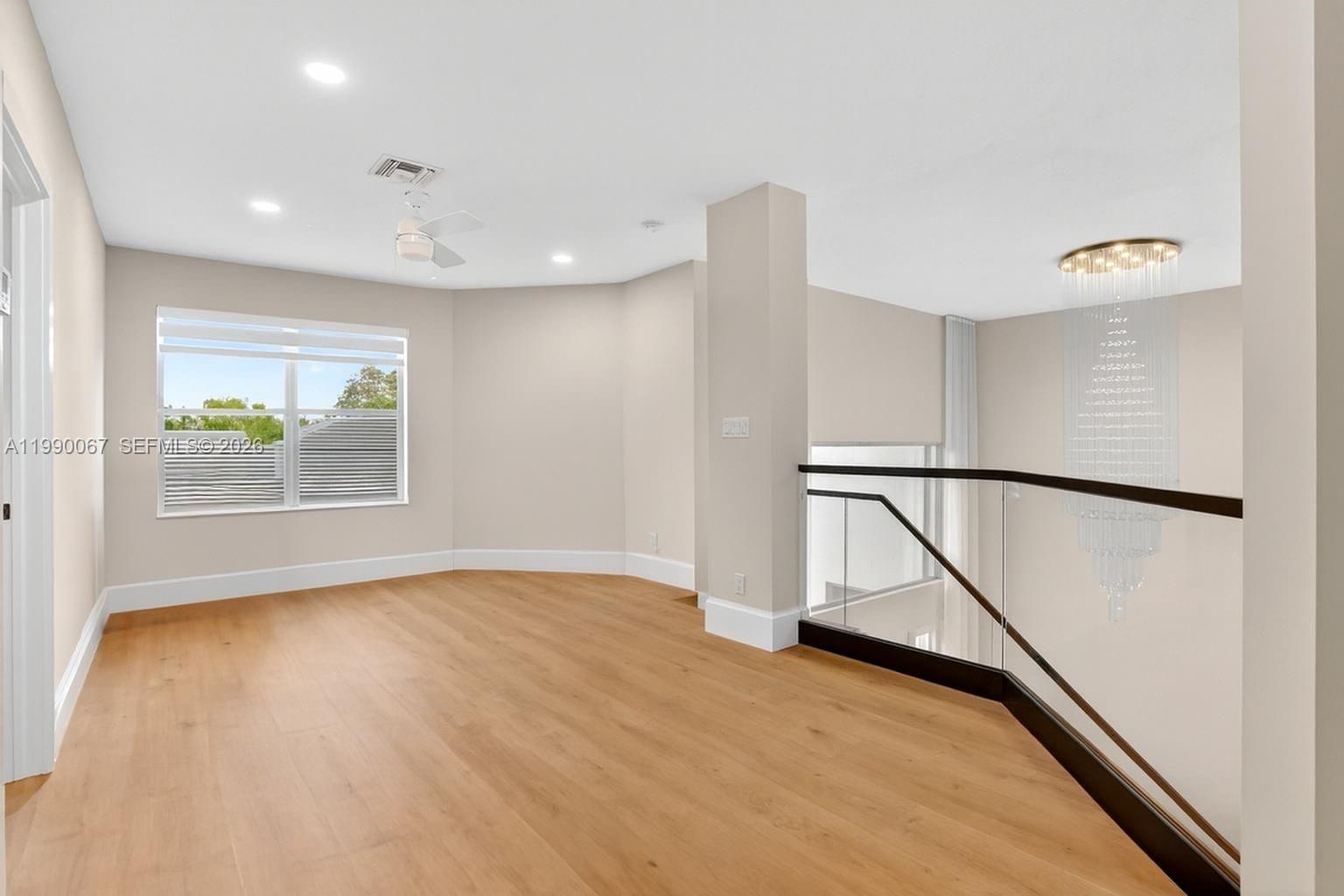 KENSINGTON - Residential