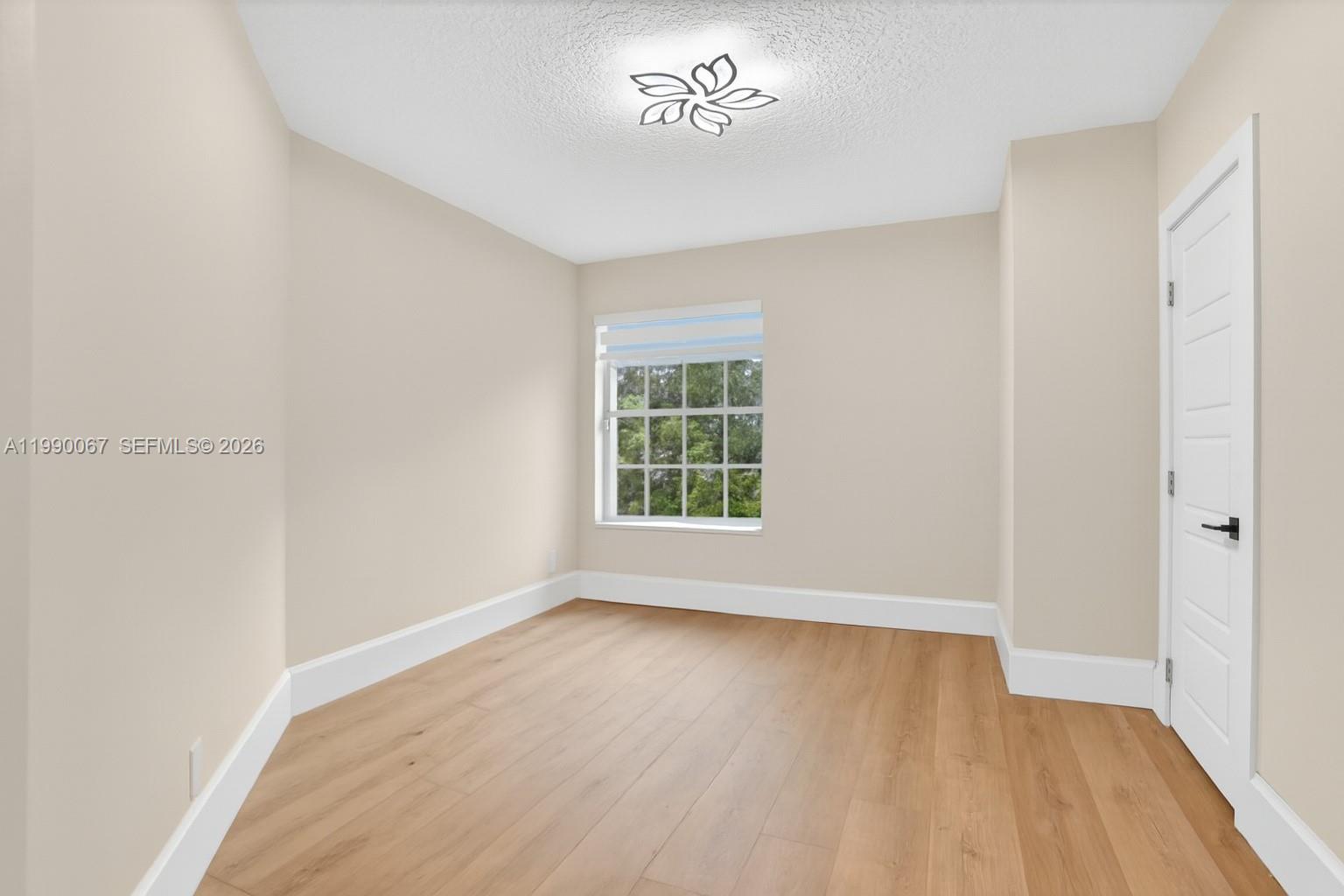 KENSINGTON - Residential