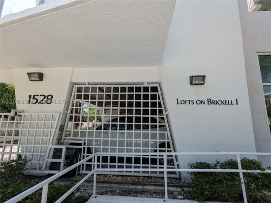 1528 BRICKELL AVE APT 104, MIAMI, FL 33129 - Image ca63b8b979a8468ffc05f37deccdd3b3/1029997525