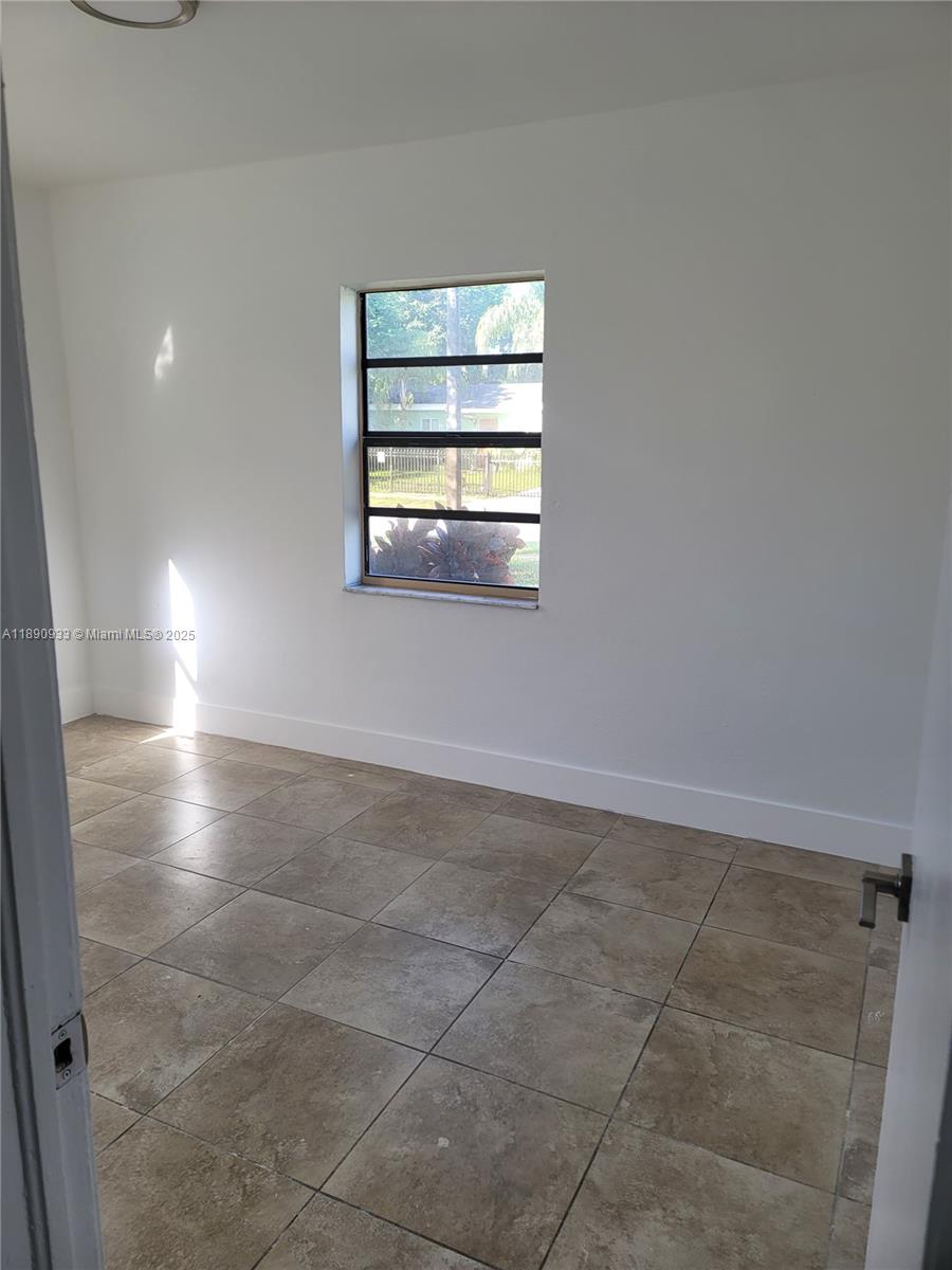 GUAVA GROVE ESTATES 1ST A - Residential Lease